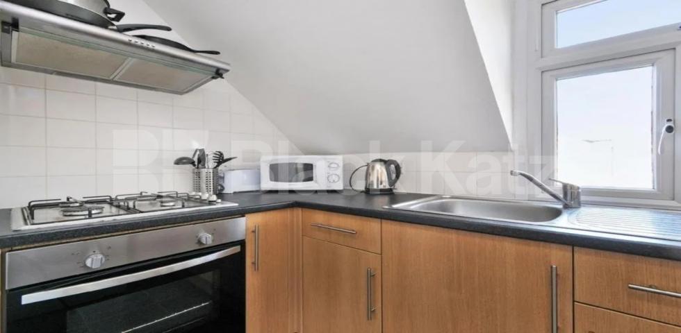 			NEW INSTRUCTION!, Studio Apartment, 1 bath, 1 reception Apartment			 Mount View Road, FINSBURY PARK-STROUD GREEN